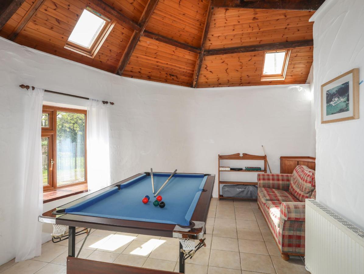 הוילה בומאריס Long House מראה חיצוני תמונה